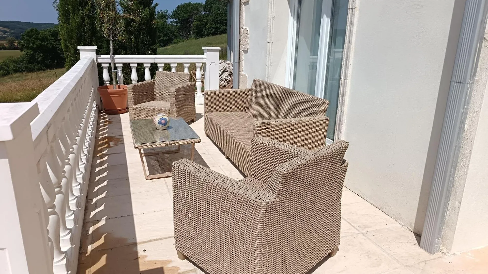 Castelnau-de-Montmiral Le Charme Des Bastides Bed & Breakfast