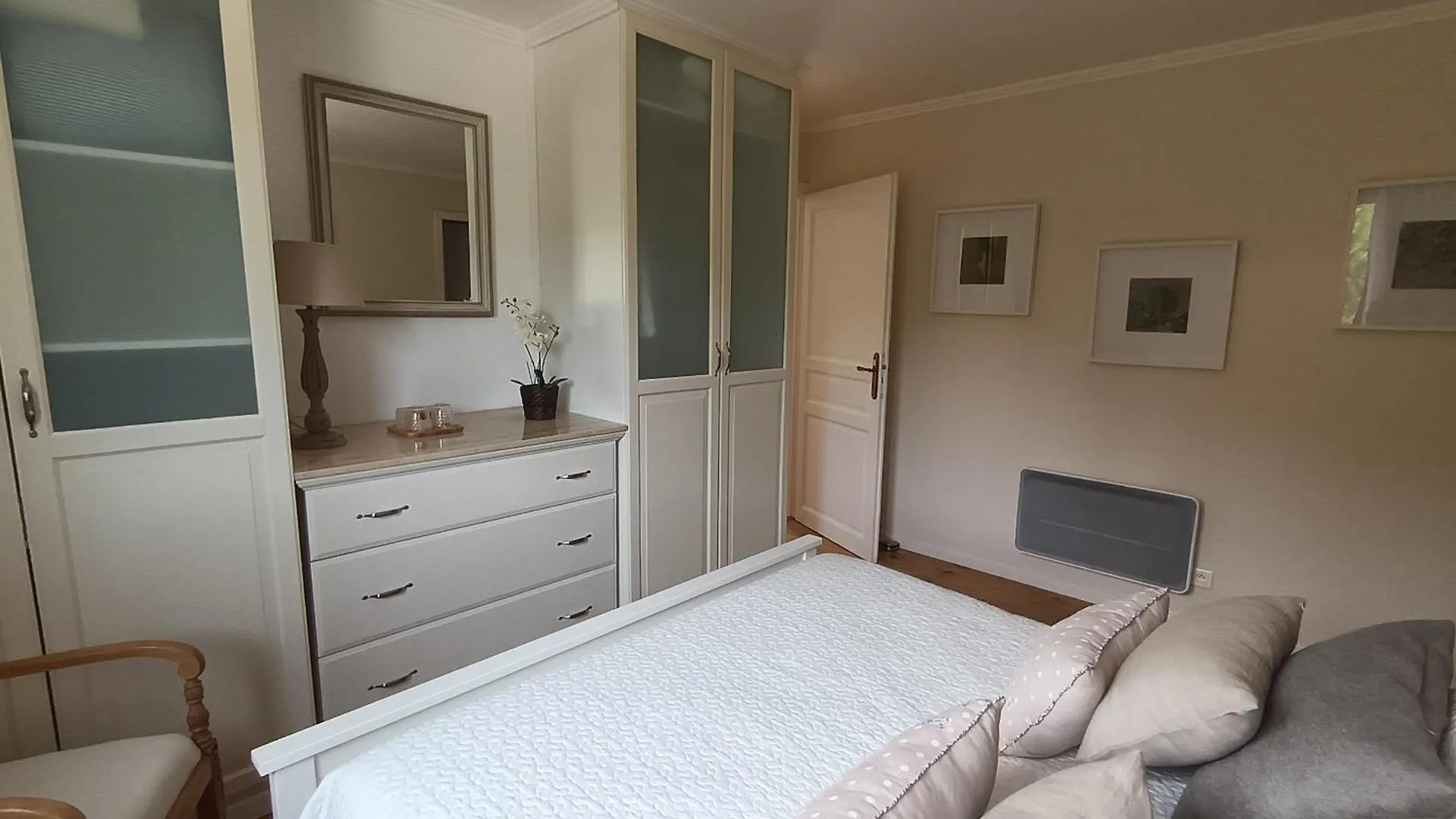 Castelnau-de-Montmiral Le Charme Des Bastides Bed & Breakfast